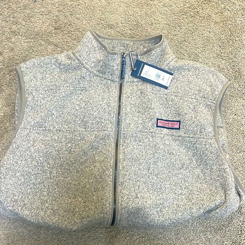 Men’s new Vineyard Vines lightweight vest